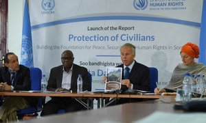 Michael Keating (second from right), the Special Representative of the UN Secretary-General (SRSG) for Somalia, addresses journalists during a press conference on the release of a UN Report on the Protection of Civilians in Somalia. The report was released in Mogadishu on 10 December, 2017.