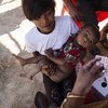 UNICEF vacuna a niños rohinyás en un campamento de Bangladesh. 