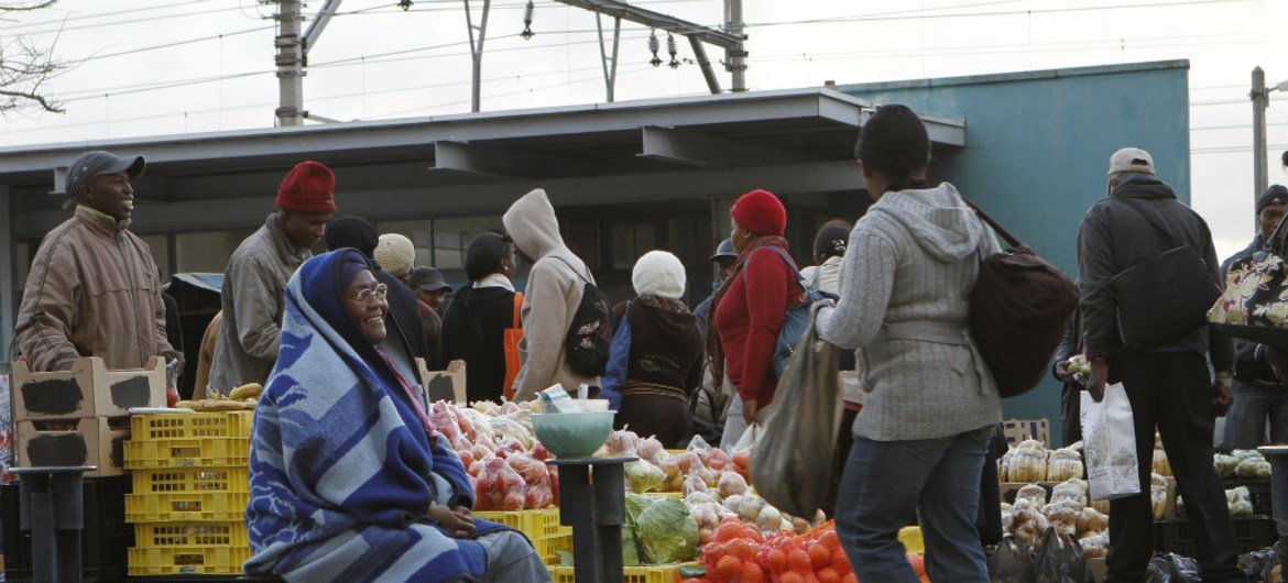 Informal traders in Cape Town, South Africa (file).