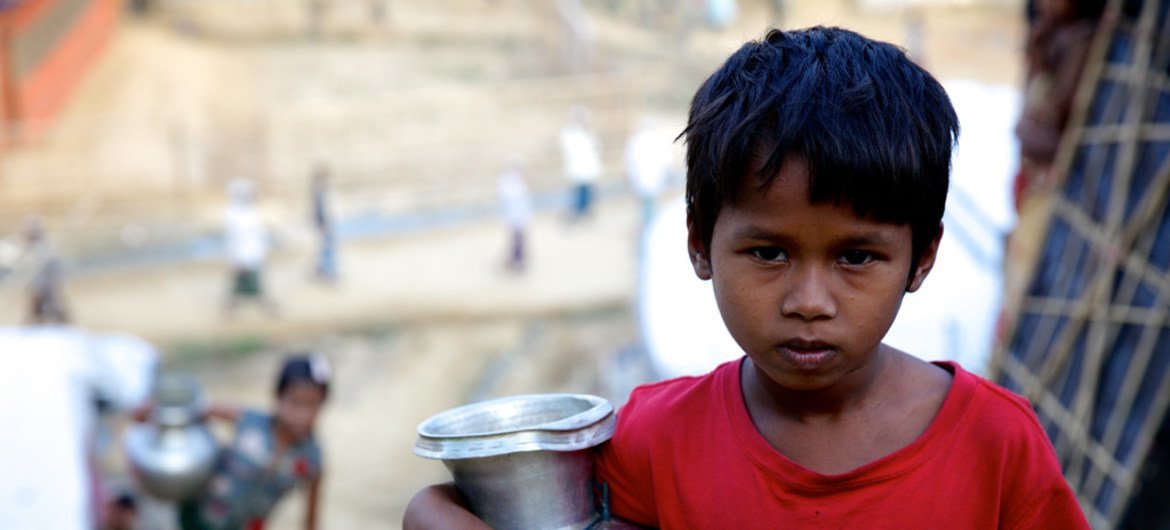 520 тысяч детей из числа мусульман-рохинджа проживают в чудовищных условиях в переполненных лагерях беженцев 