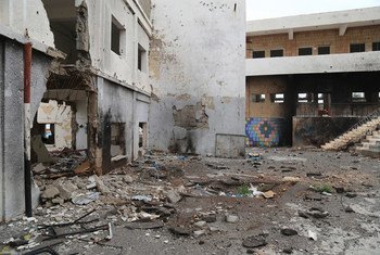 A school in Taizz city badly damaged as a result of the fighting. (file)