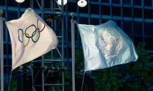 The United Nations and the Olympic flags raised at UN Headquarters. (file)