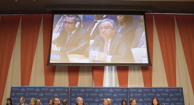 Secretary-General António Guterres (centre) and Marc Pecsteen de Buytswerve, Permanent Representative of Belgium to the UN and Vice-President of the UN Economic and Social Council (centre right) address the Council’s operational activities for development