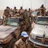 Des Casques bleus tchadiens en patrouille à l'extérieur de leur base à Tessalit, au nord du Mali.