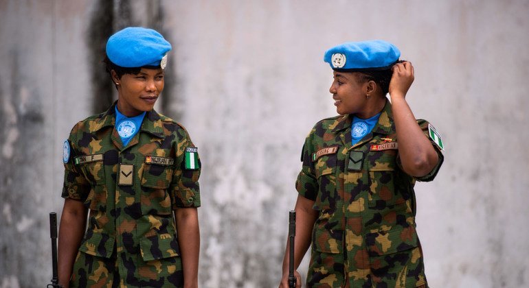 Нигерийские военнослужащие из состава сил  Миссии ООН в Либерии   