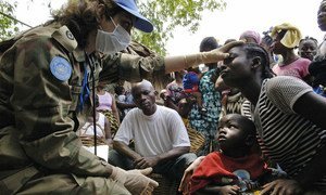 الوحدات الطبية في بعثة الأمم المتحدة تقدم المساعدة الصحية الضرورية، بالإضافة إلى توفير الأمن، وخاصة في المناطق الريفية التي تفتقر إلى المنشآت المجهزة.