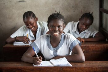 Florence, 14 ans, élève au lycée Hope situé dans la municipalité de Kalamu de Kinshasa, la capitale de la République Démocratique du Congo