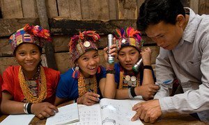 Уроки в школе в Лаосе проходят на национальном языке. 