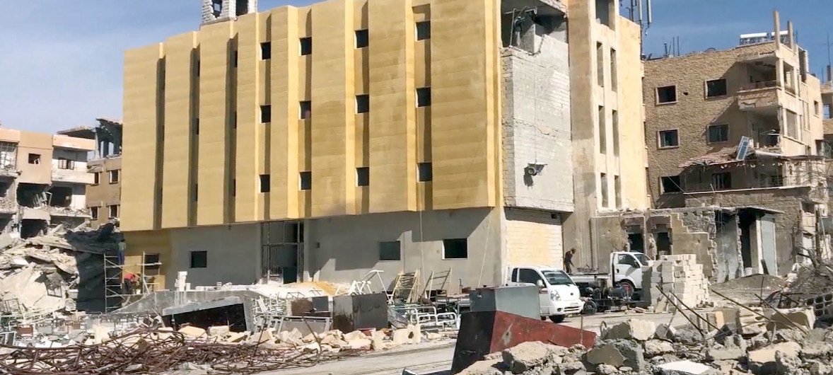 叙利亚拉卡市正在进行重建。