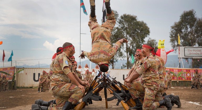 Members of the Egyptian Special Forces perform during a medal parade in Bukavu, DRC, in October 2013.