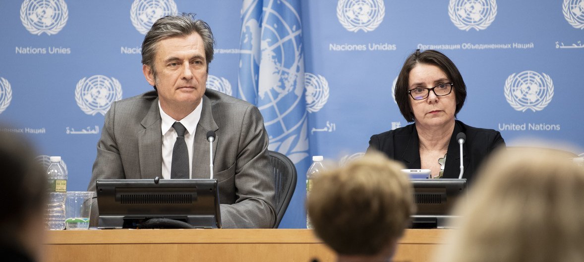 Catherine Marchi-Uhel (droite), la cheffe du Mécanisme d’enquête international, impartial et indépendant sur les crimes commis en Syrie, lors d'une conférence de presse à l'ONU. Mme Marchi-Uhel a plaidé mercredi pour une coopération et un appui financier des Etats membres.