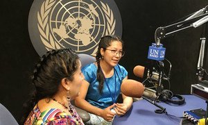 Avexnim Cojti (Izq.) y Bia´ni Madsa’ Juárez López, representantes de la organización sin ánimo de lucro “Cultural Survival”, durante la entrevista con Noticias ONU.