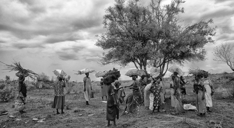 UNMISS peacekeepers provide protection at designated times to women when they go out of the Protection of Civilians sites to collect firewood and procure other non-food items. 