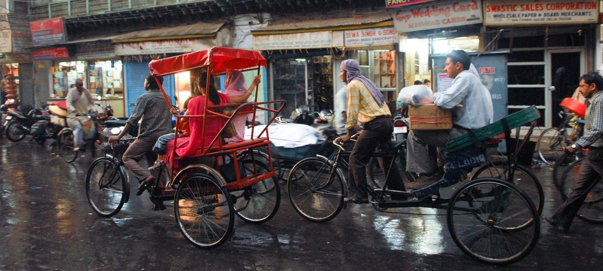 Cycle rickshaw pullers in the old quarter of Delhi, India. According to a new ILO report, about 93 per cent of the world’s informal employment is in emerging and developing countries.
