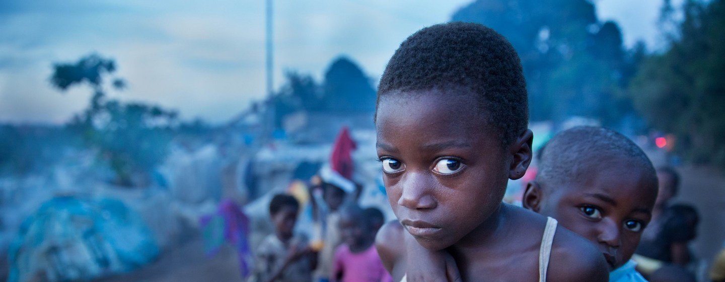 Niños desplazados por el conflicto en las provincias de Tanganyika y Kivu del Sur, en la República Democrática del Congo.
