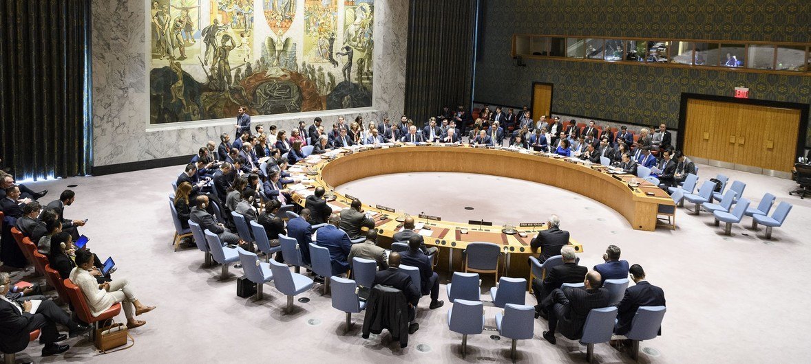 El Secretario General de la ONU, António Guterres, se dirige al Consejo de Seguridad durante una reunión de emergencia convocada para examinar la situación en Siria.
