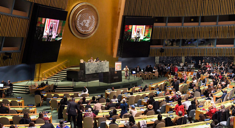 Visão geral da abertura da décima sétima sessão do Fórum Permanente das Nações Unidas sobre Questões Indígenas