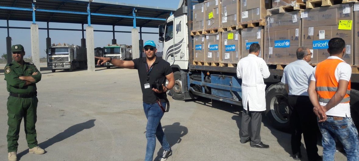 UNICEF delivers  urgently  needed  medical  supplies  into  the  Gaza  Strip, enough  to  meet  the  needs  of  an  estimated  70,000  people.