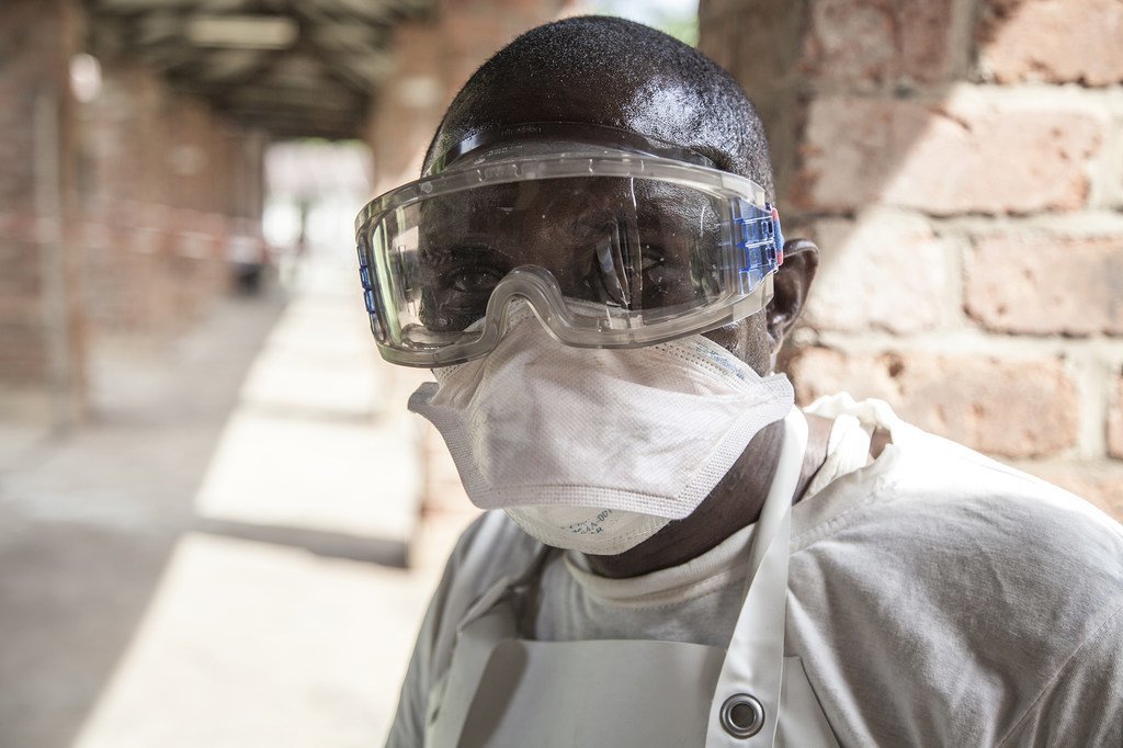 Un agent de santé chargé de la lutte contre Ebola à l'hôpital de Bikoro, en République démocratique du Congo (Archives)
