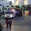 أرشيف: سيارات إسعاف أمام مستشفى الشفاء، أكبر مستشفيات قطاع غزة.