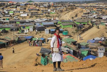 孟加拉国考克斯巴扎地区难民营中的一位罗兴亚妇女。 
