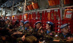La unidad de eliminación de municiones explosivas de Camboya abandona Gao en un avión de las Naciones Unidas.