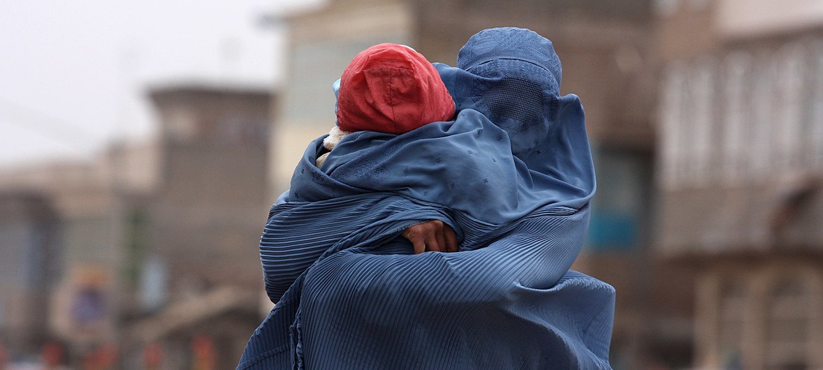 A violência contra mulheres continua a ser comum no Afeganistão.