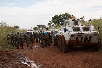 Peacekeepers from the UN Mission in South Sudan (UNMISS) provide security for a convoy from Juba. (October 2017)