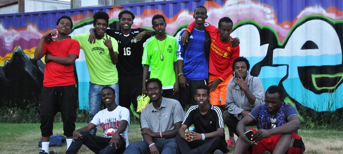 身在美国的难民青年在足球场上找到了归属感。