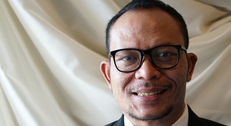 El ministro de Recursos Humanos de Indonesia, Hanif Dhakari, en la oficina de las Naciones Unidas en Ginebra.