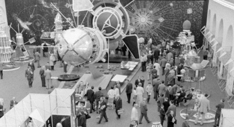 The first UNISPACE conference also features a space exhibition at the Messehalle in Vienna. 