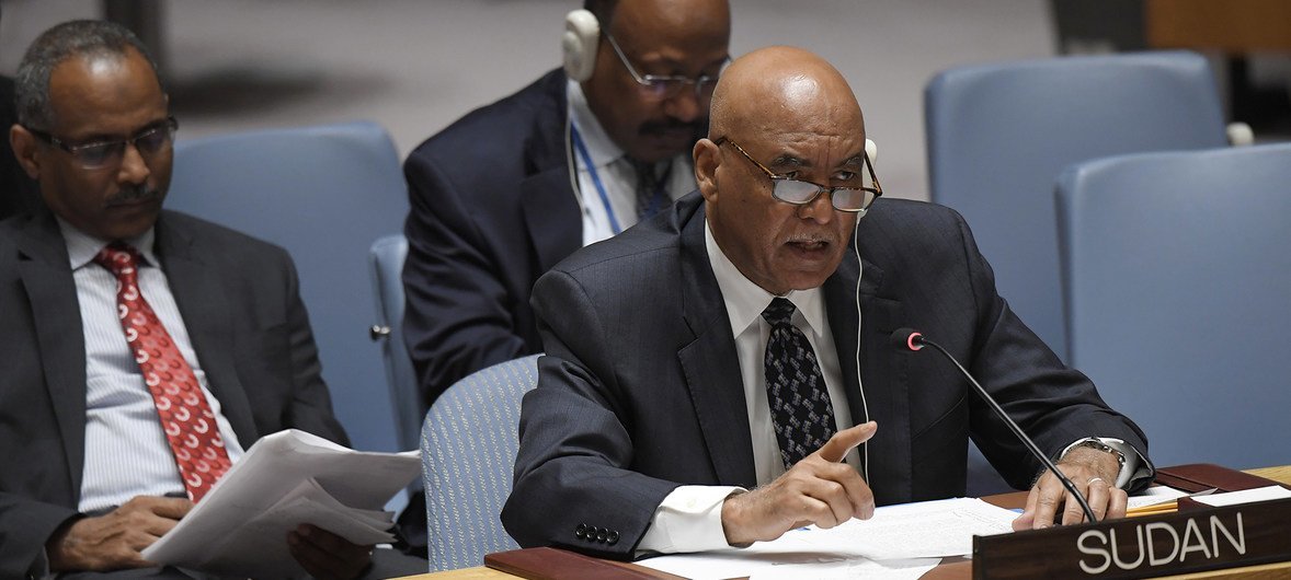 السفير عمر دهب مندوب السودان الدائم لدى الأمم المتحدة خلال جلسة مجلس الأمن عن الوضع في السودان وجنوب السودان