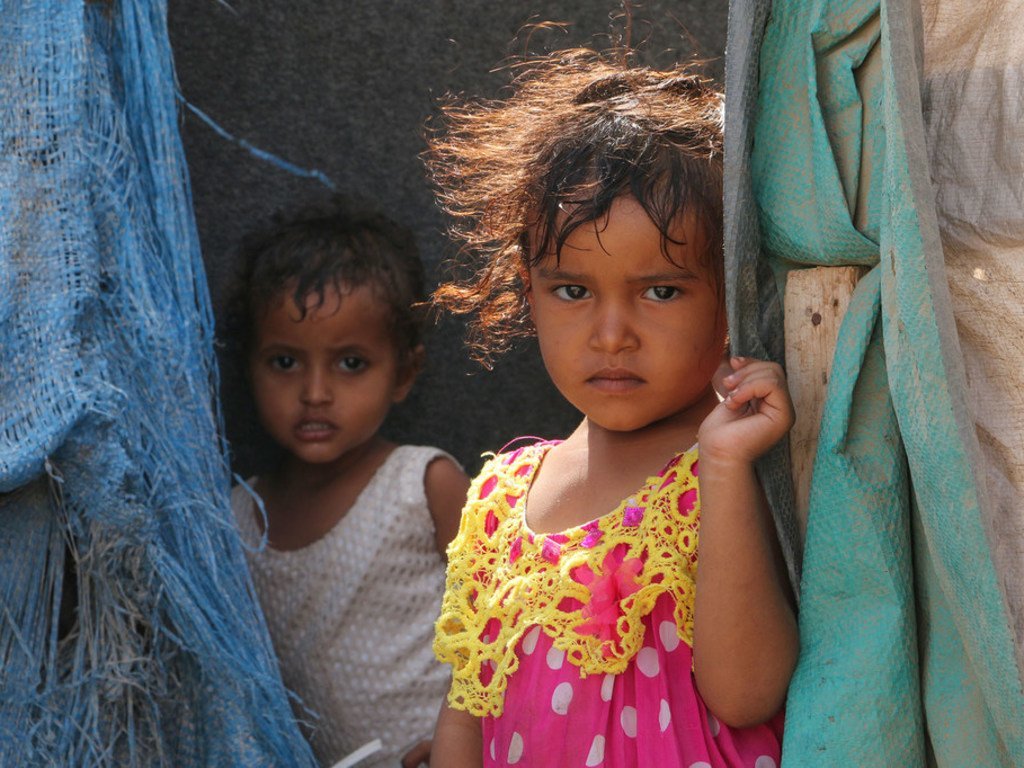 في عدن، أطفال نازحون من مدينة تعز باليمن بسبب الصراع.