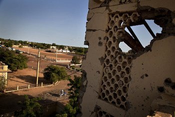  Paredes de edifício de um antigo tribunal com marcas de ataque de artilharia pesada em Gao, no Mali. (foto de arquivo)