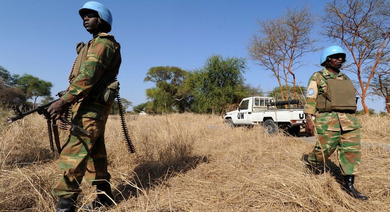 La fuerzas de UNMIS patrullan el área de Abyei.  