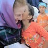 المديرة التنفيذية لليونيسف هنريتا فور تلتقي أطفالا يمنيين في "مساحة صديقة للطفل" في عدن. يونيو-يوليو 2018