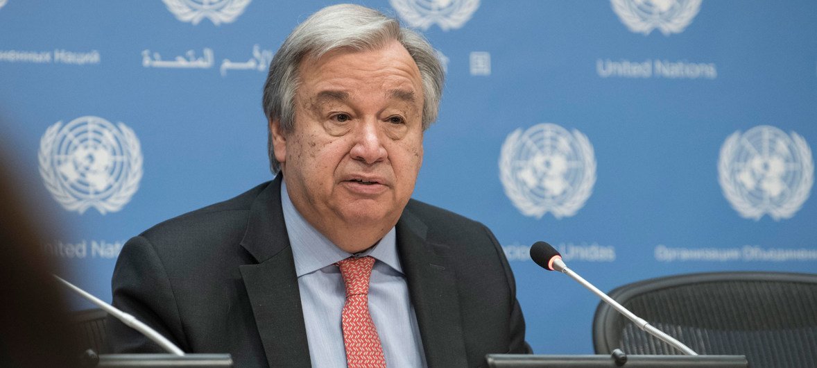 katibu Mkuu António Guterres mbele ya waandishi habari , makao makuu ya UN