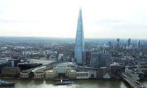  Vue du "Shard" (l'éclat de verre) de Londres sur les bords de la Tamise