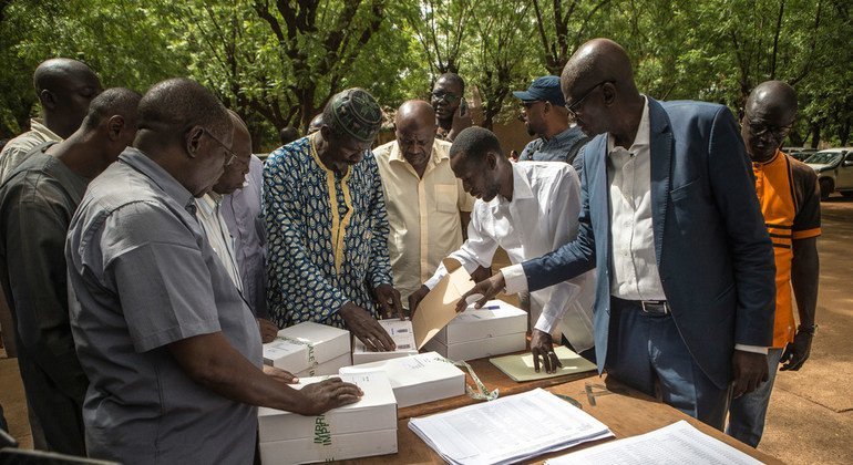 2018年7月即将举行的马里总统选举的投票卡已准备进行分发。
