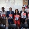 联合国艾滋病规划署执行主任米歇尔·西迪贝(左三)参与《还有很长的路要走——缩小差距、打破障碍、纠正不公正》的报告发布仪式。