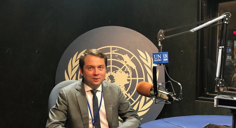 Андрей Чибис, заместитель министра строительства и жилищно-коммунального хозяйства России, в студии Службы новостей ООН