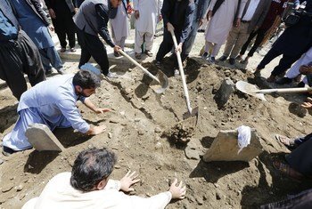 Afghan journalist Sabawoon Kakar, a Radio Azadi reporter, is laid to rest following a suicide attack in Kabul that killed Kakar along with eight other journalists on 30 April 2018. 