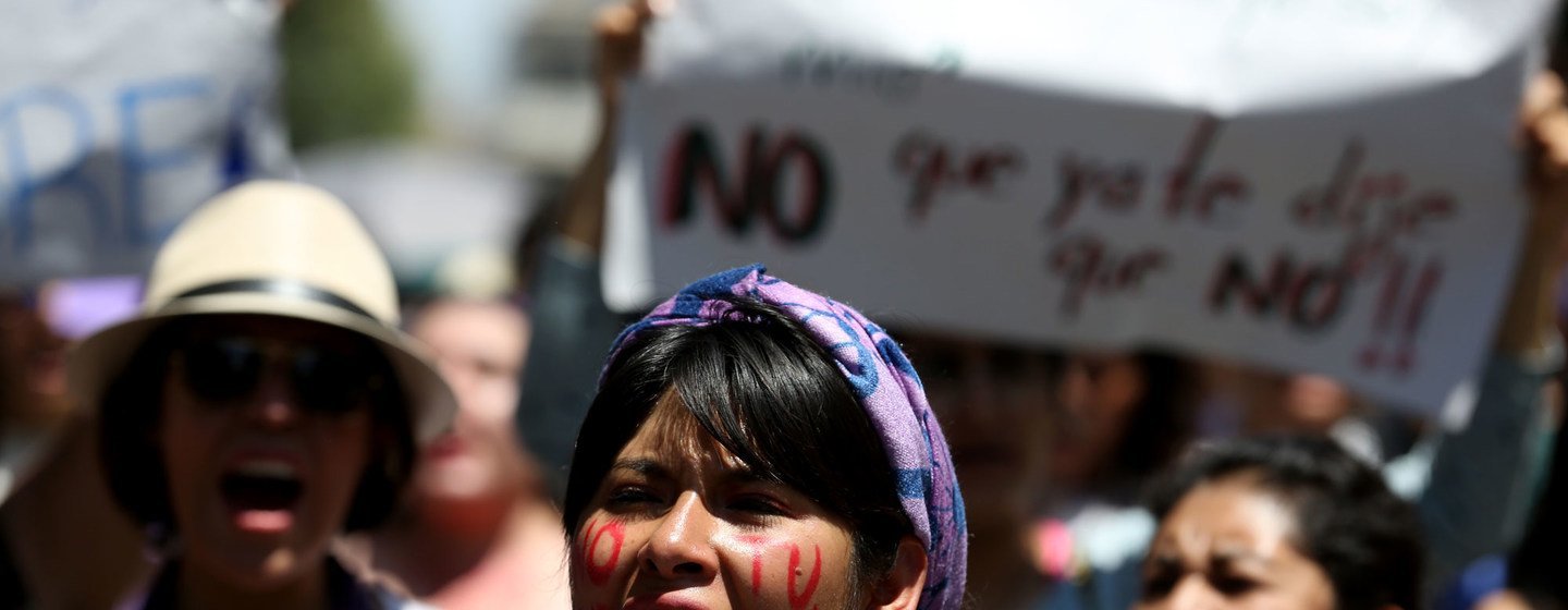 Une marche de femmes à Mexico, au Mexique, pour dénoncer les fémicides.