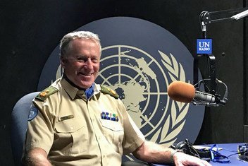 联合国驻黎临时部队指挥官贝里少将在纽约联合国总部接受联合国新闻采访。