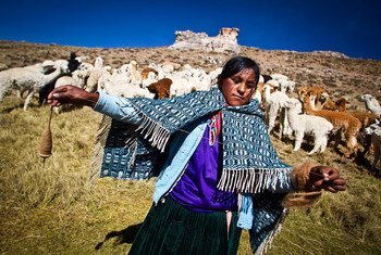 秘鲁的一名克丘亚土著妇女。