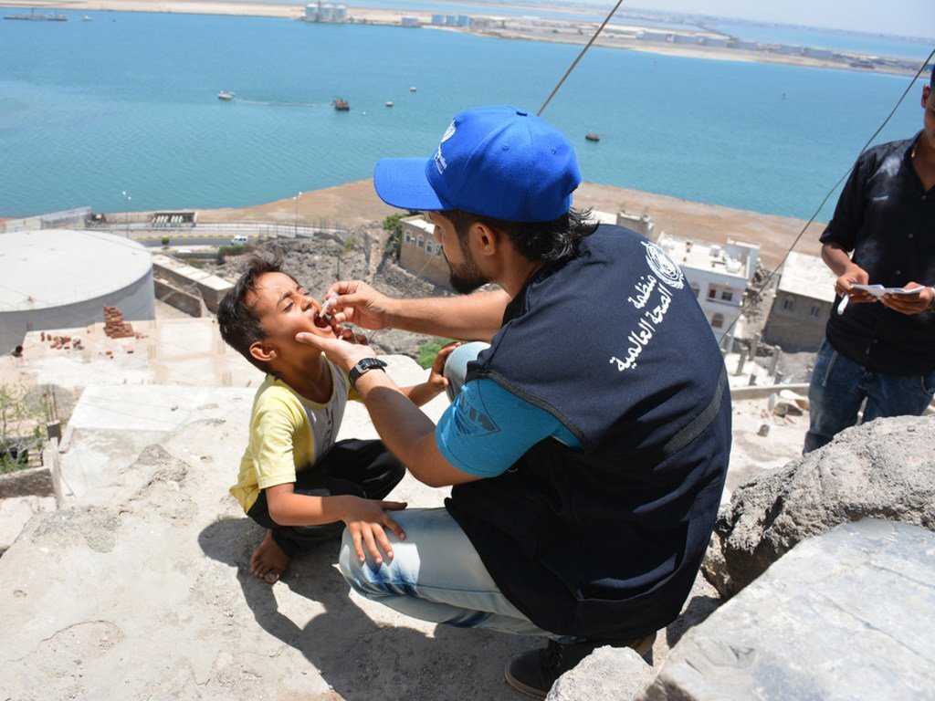 2018年5月，一名也门男孩正在接种霍乱疫苗。