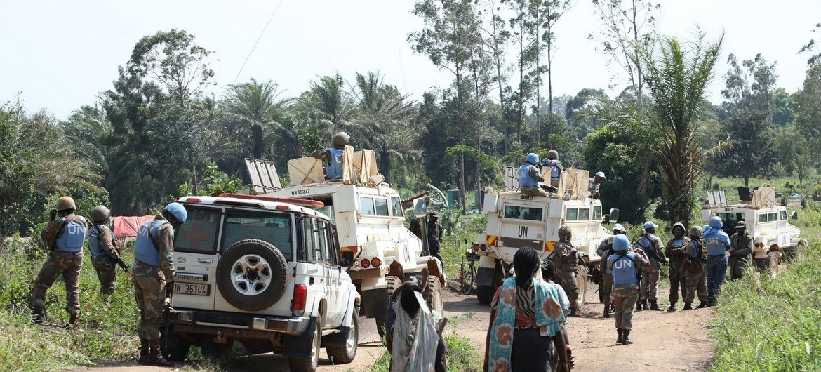 联合国刚果民主共和国稳定特派团的维和人员在北基伍省巡逻。