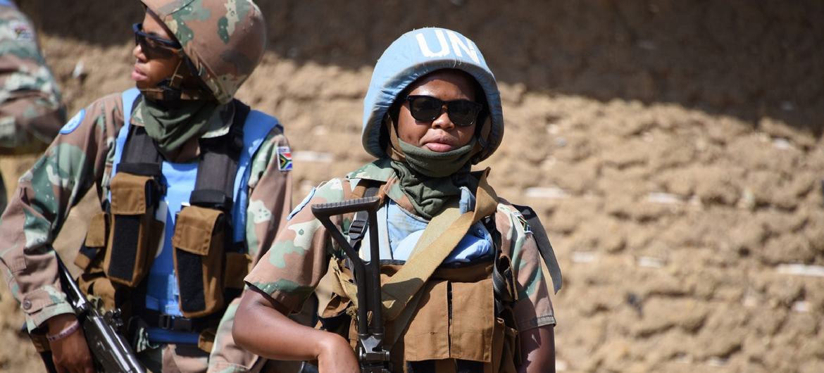 Women combat troops from MONUSCO's South African contingent patrol in the Democratic Republic of the Congo. (file)