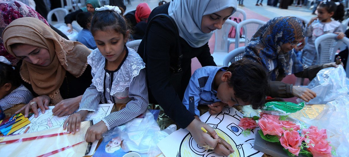 e programme Education d'urgence de l'UNRWA a soutenu la campagne annuelle de rentrée scolaire en septembre 2017 pour s'assurer que les enfants réfugiés palestiniens sont encouragés à poursuivre leurs études, même en période difficile.