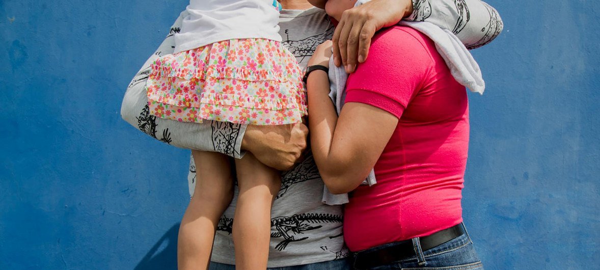 Família da Nicarágua que aguarda asilo na Costa Rica. 